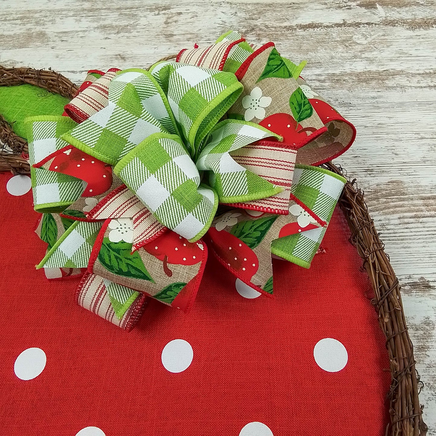 Gift Ideas for Teacher, Apple Door Hanger