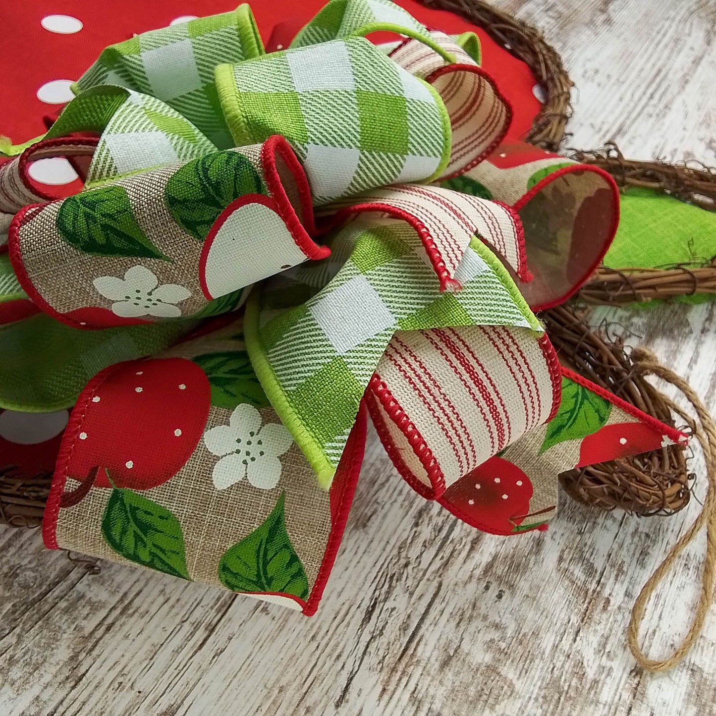 Gift Ideas for Teacher, Apple Door Hanger