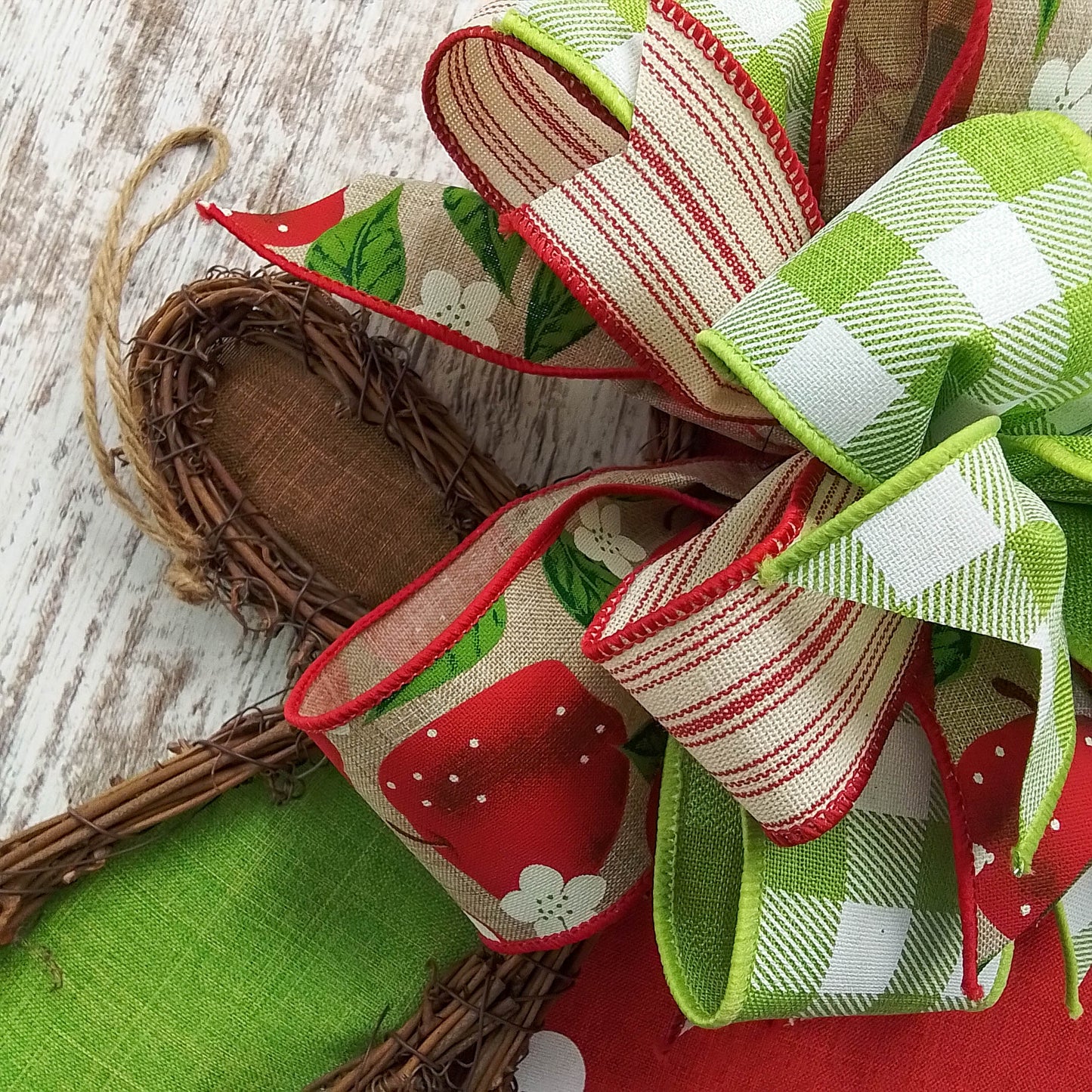 Gift Ideas for Teacher, Apple Door Hanger