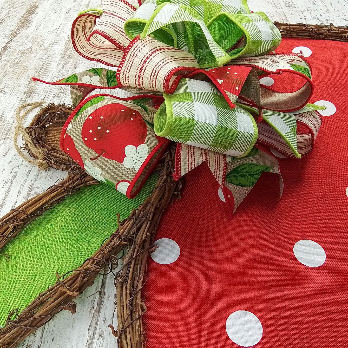 Gift Ideas for Teacher, Apple Door Hanger