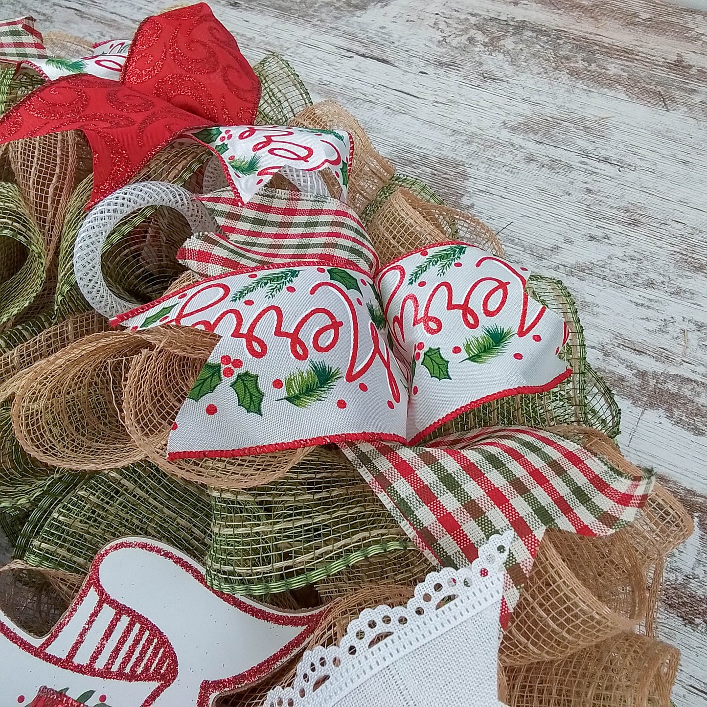 Merry Christmas Wreaths - Farmhouse Wreath Ideas for Christmas - Xmas Rustic Jute Door Decoration - Red Green Burlap Beige White