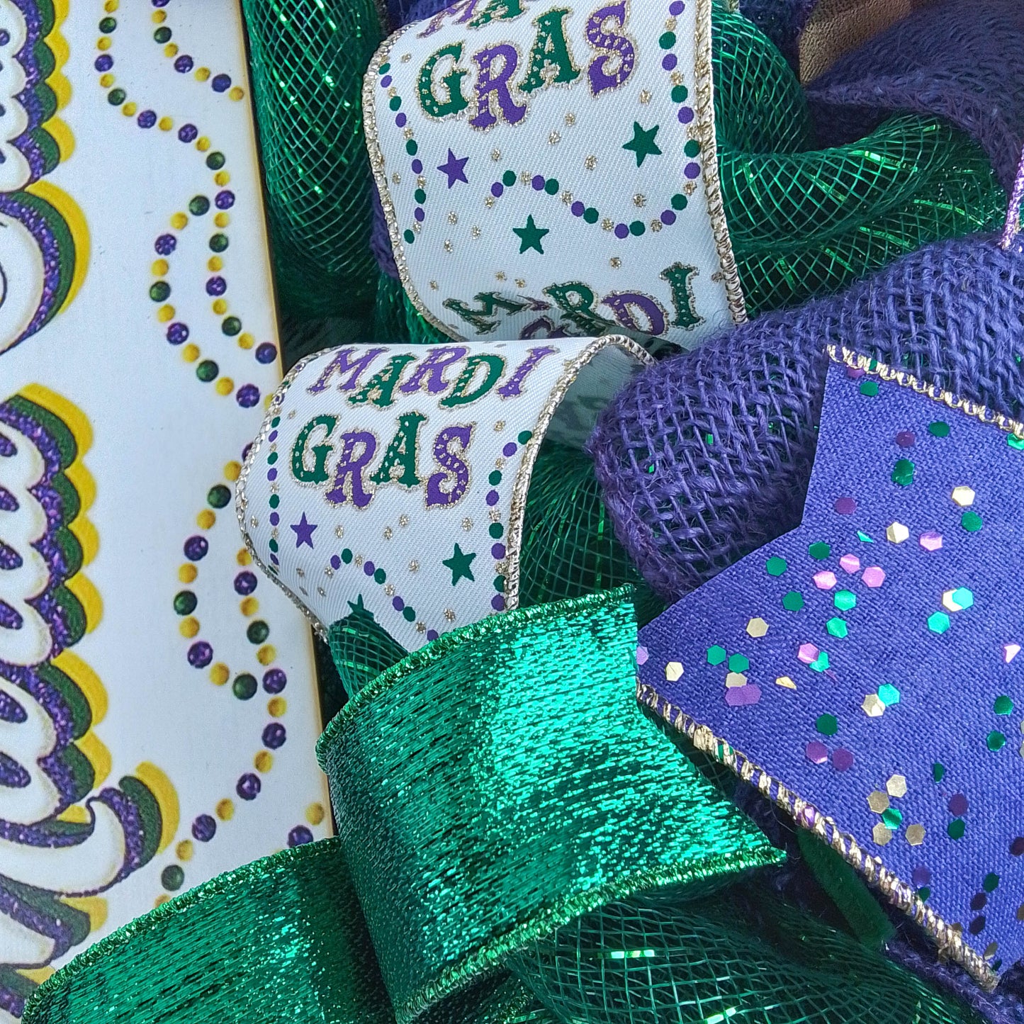 Mardi Gras Wreath, Vibrant Party Decor, Festive Ribbon Design