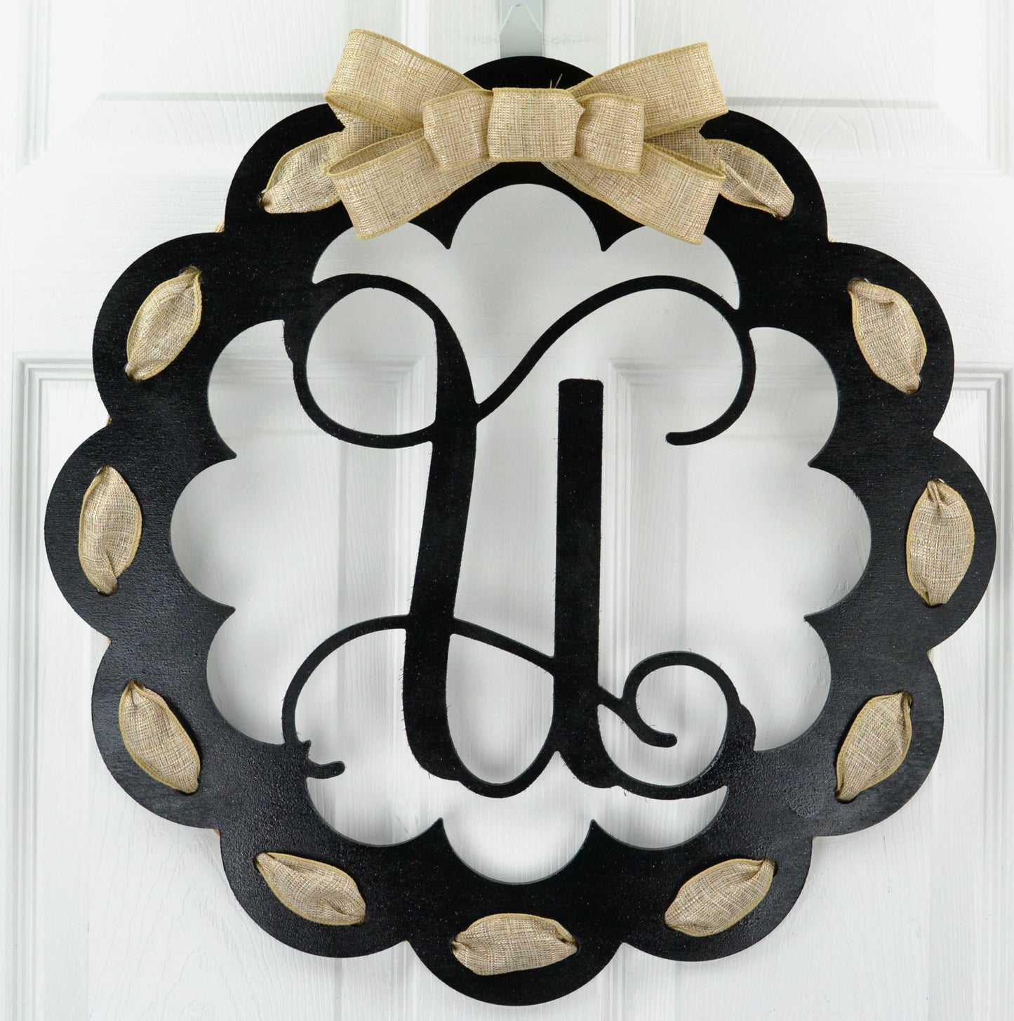Letter U : Black and Burlap Scalloped Monogram door hanger