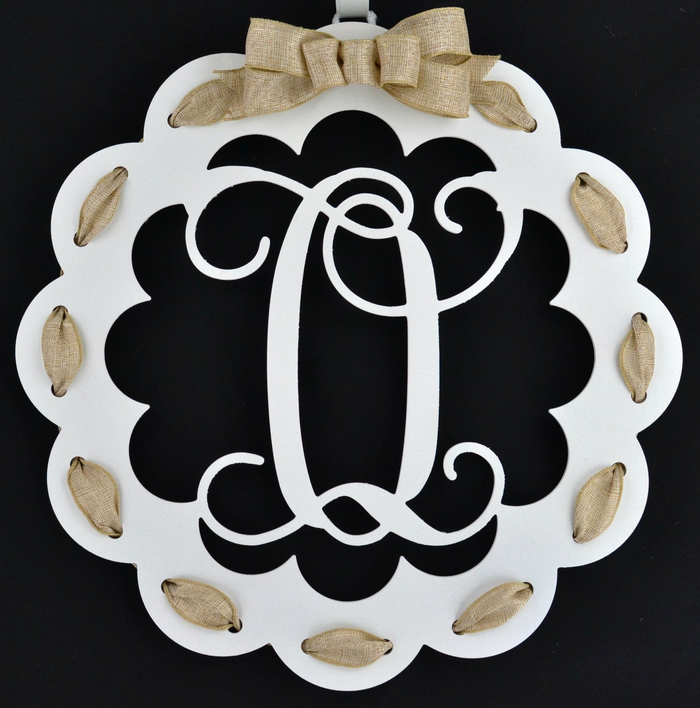 Letter O : White and Burlap Scalloped Monogram door hanger