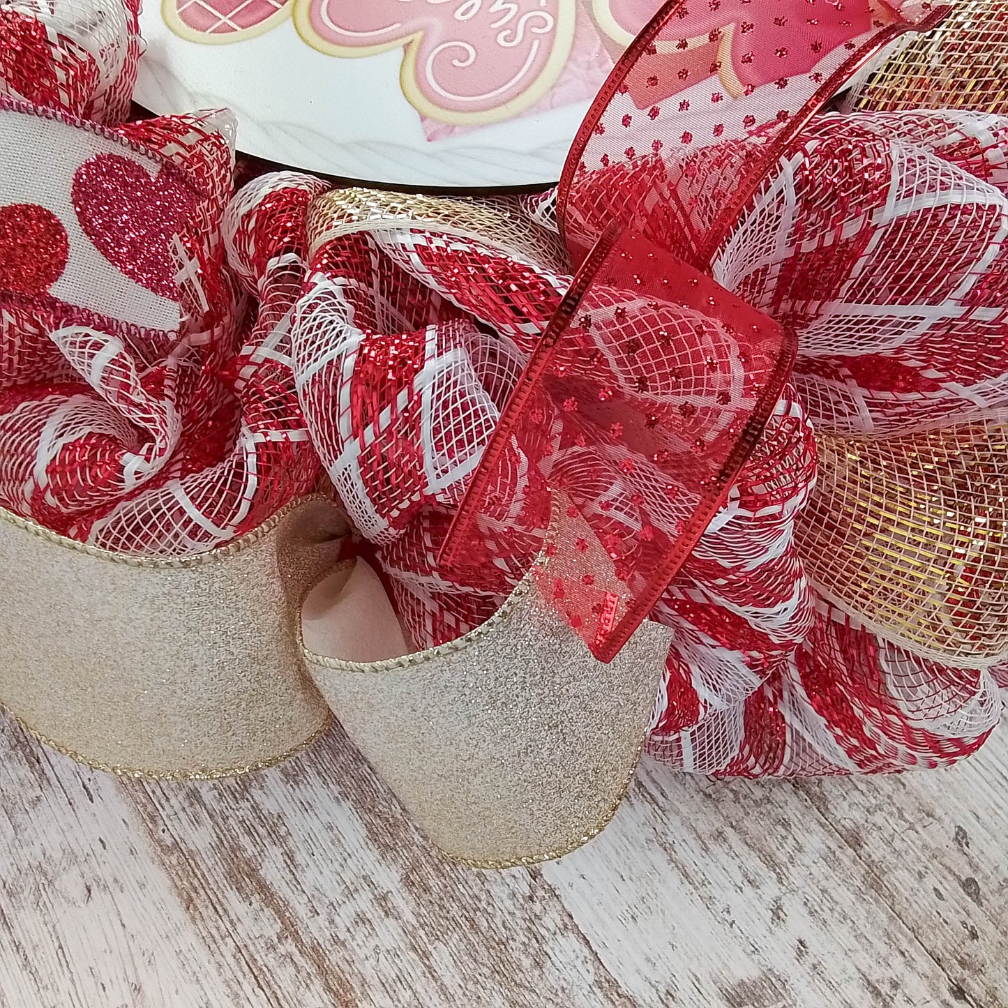 Valentine's Day Wreath, Heart-Themed Door Decor, Love, XOXO Event Decoration
