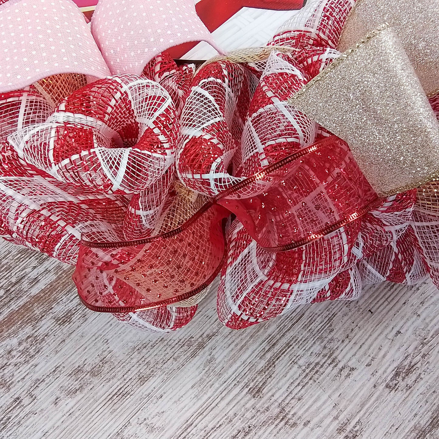 Valentine's Day Wreath, Heart-Themed Door Decor, Love, XOXO Event Decoration
