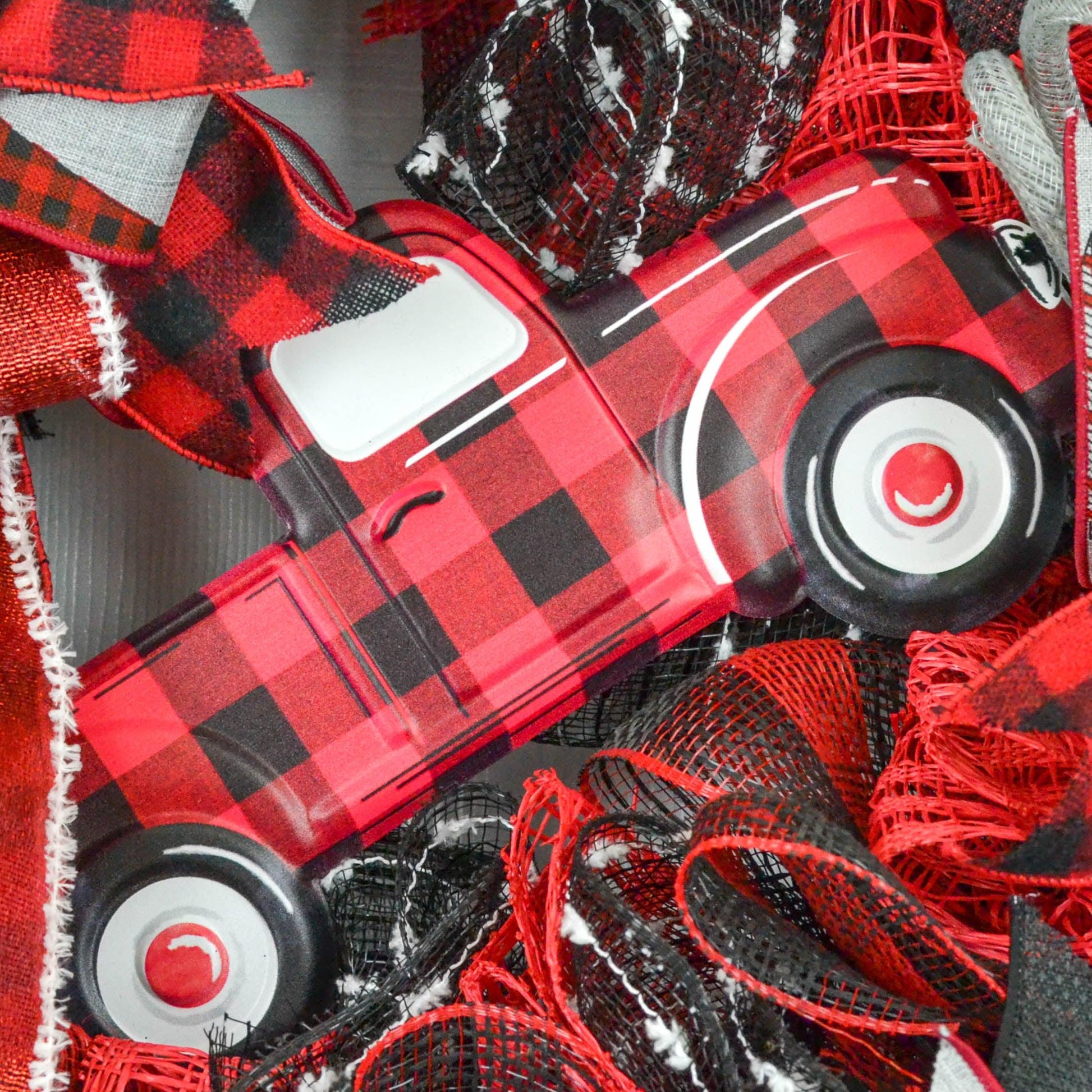 Buffalo Plaid Truck Wreath - Xmas Christmas Mesh Outdoor Front Door Wreaths - White Red Black - Pink Door Wreaths